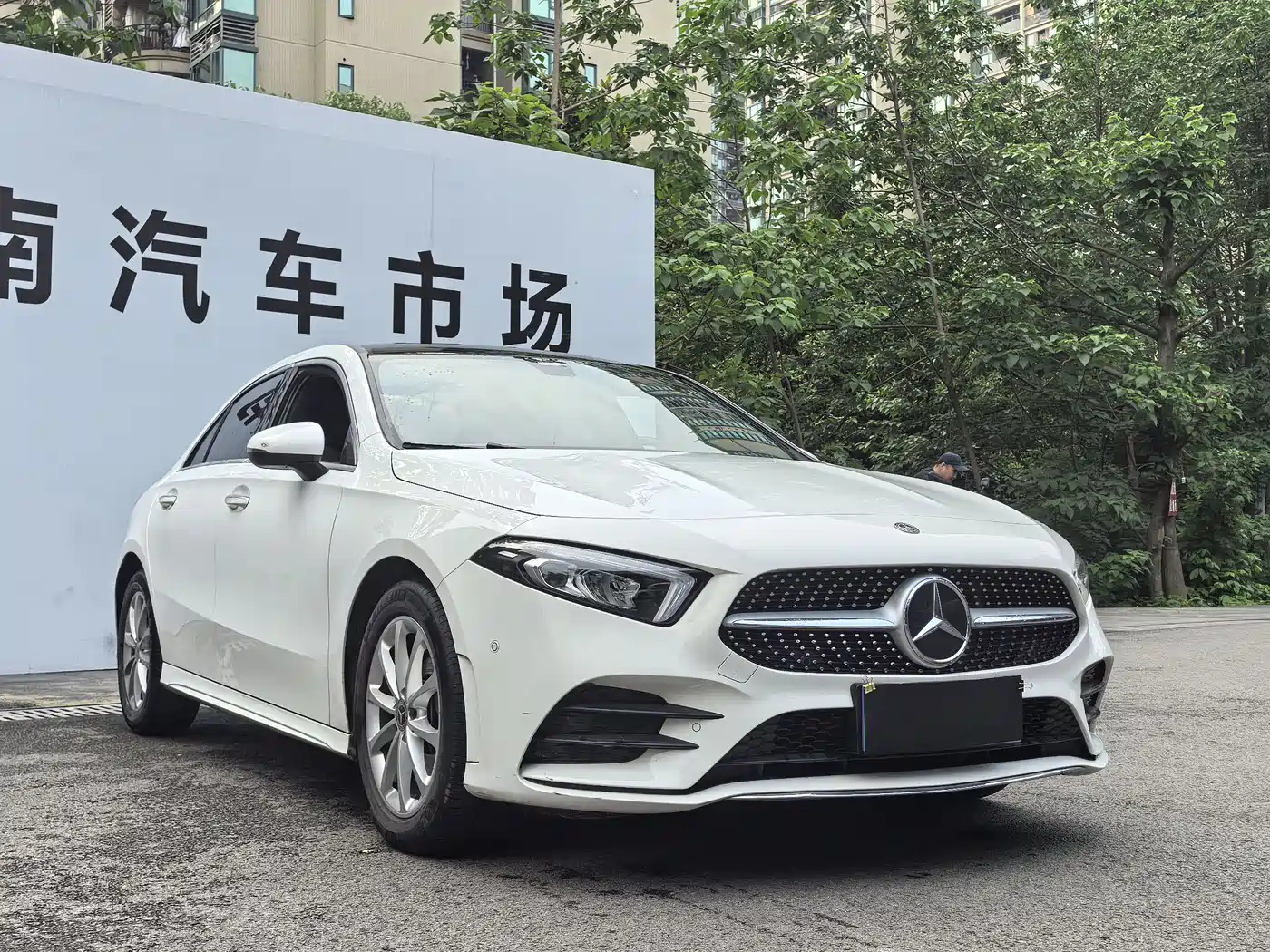 Mercedes-Benz A-Class 2019 A 200 L Sport Sedan фото 3