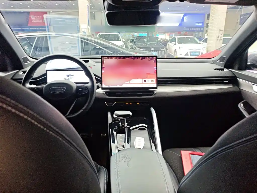 Фото 6 - Geely Preface