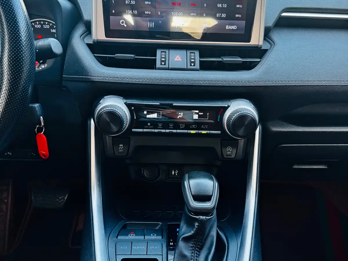 Toyota Wildlander 2022 2.0L CVT FWD Leading Edition фото 10