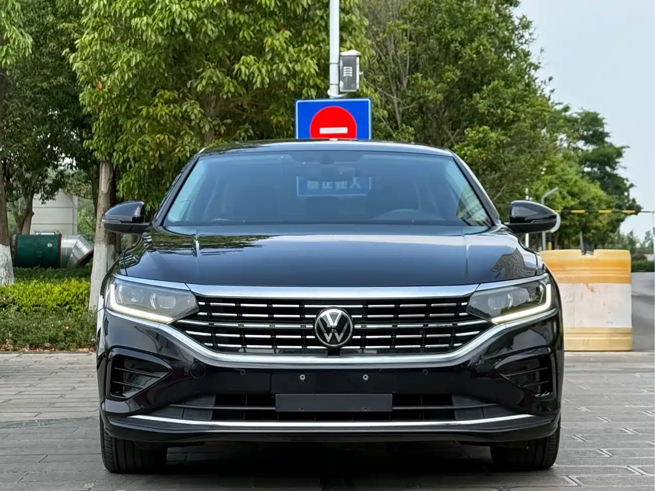 Volkswagen Passat 2022 330TSI Elite Edition фото 2