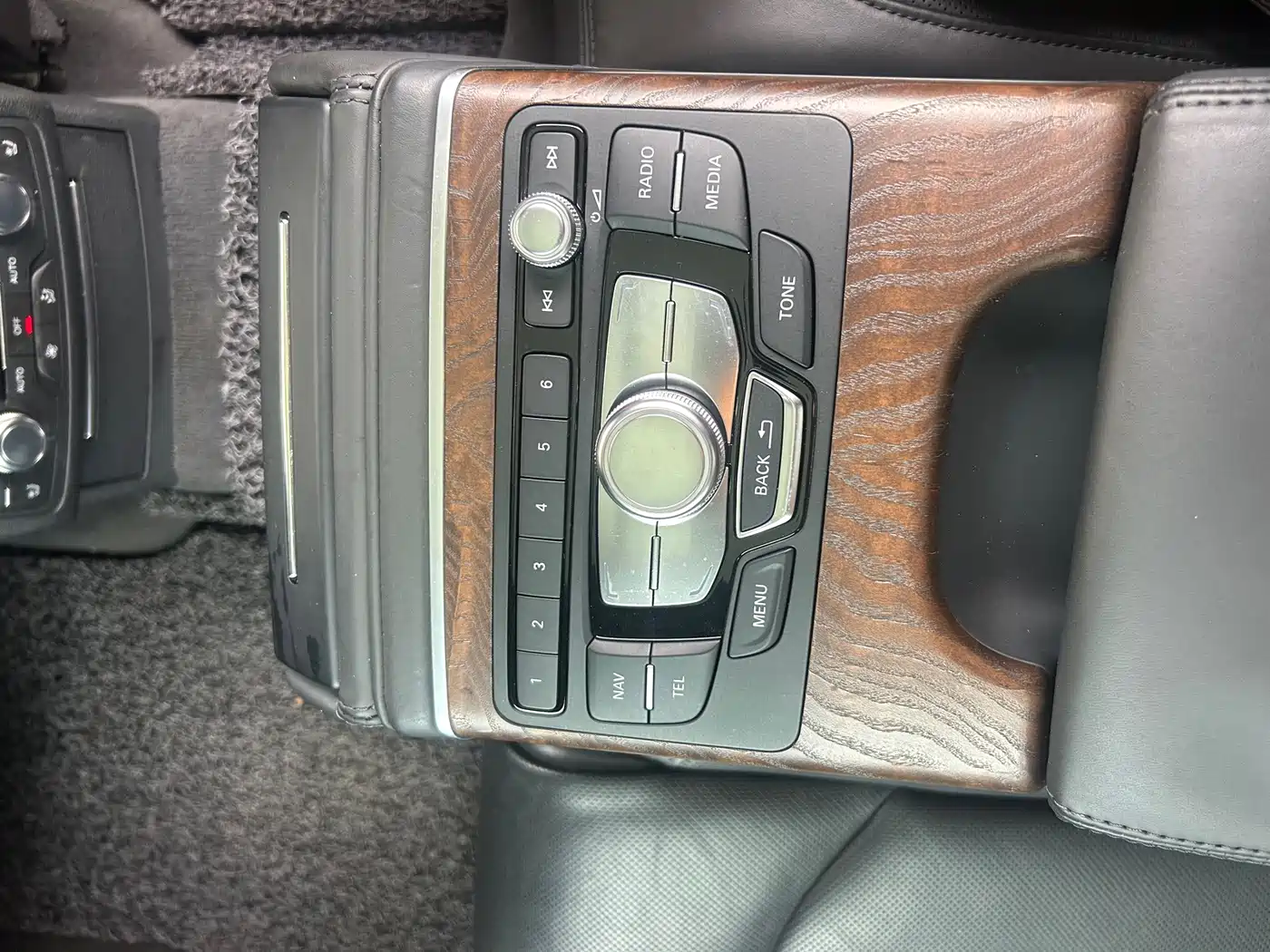 Photo 11 - Audi A6L