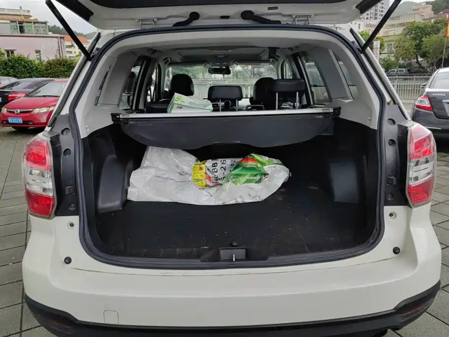 Subaru Forester 2013 2.5i Automatic Luxury Edition фото 4