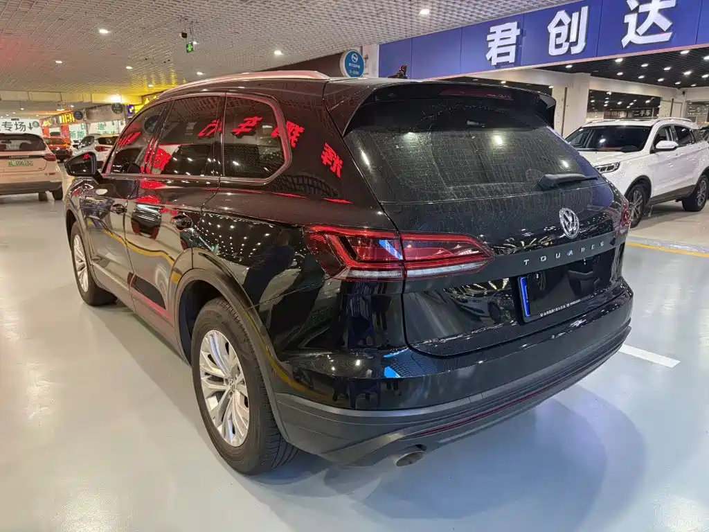 Фото 7 - Volkswagen Touareg