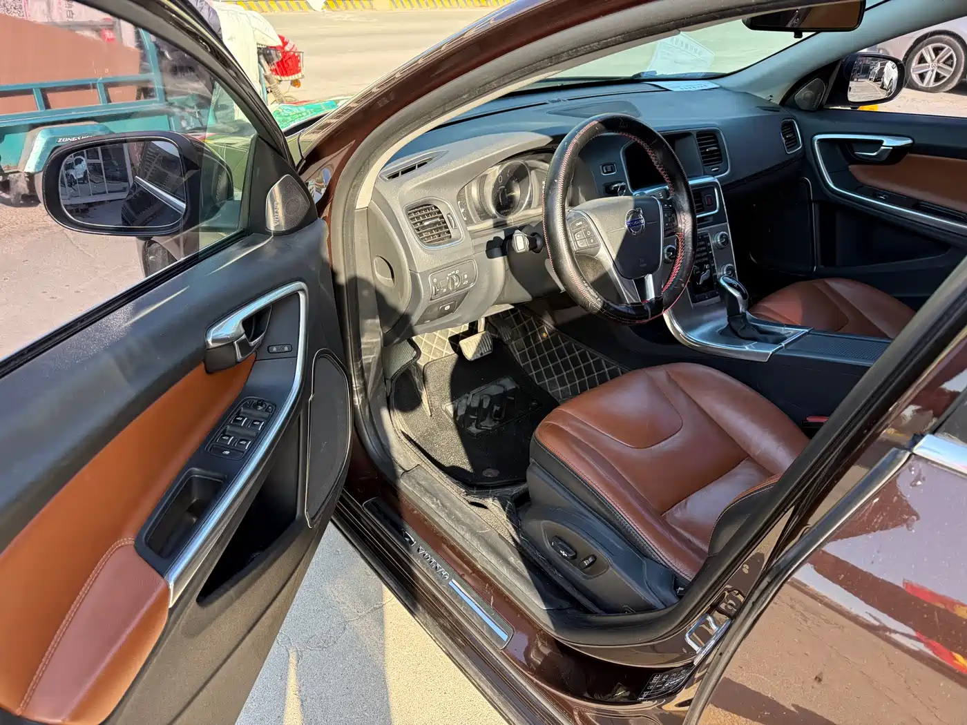 Фото 8 - Volvo S60
