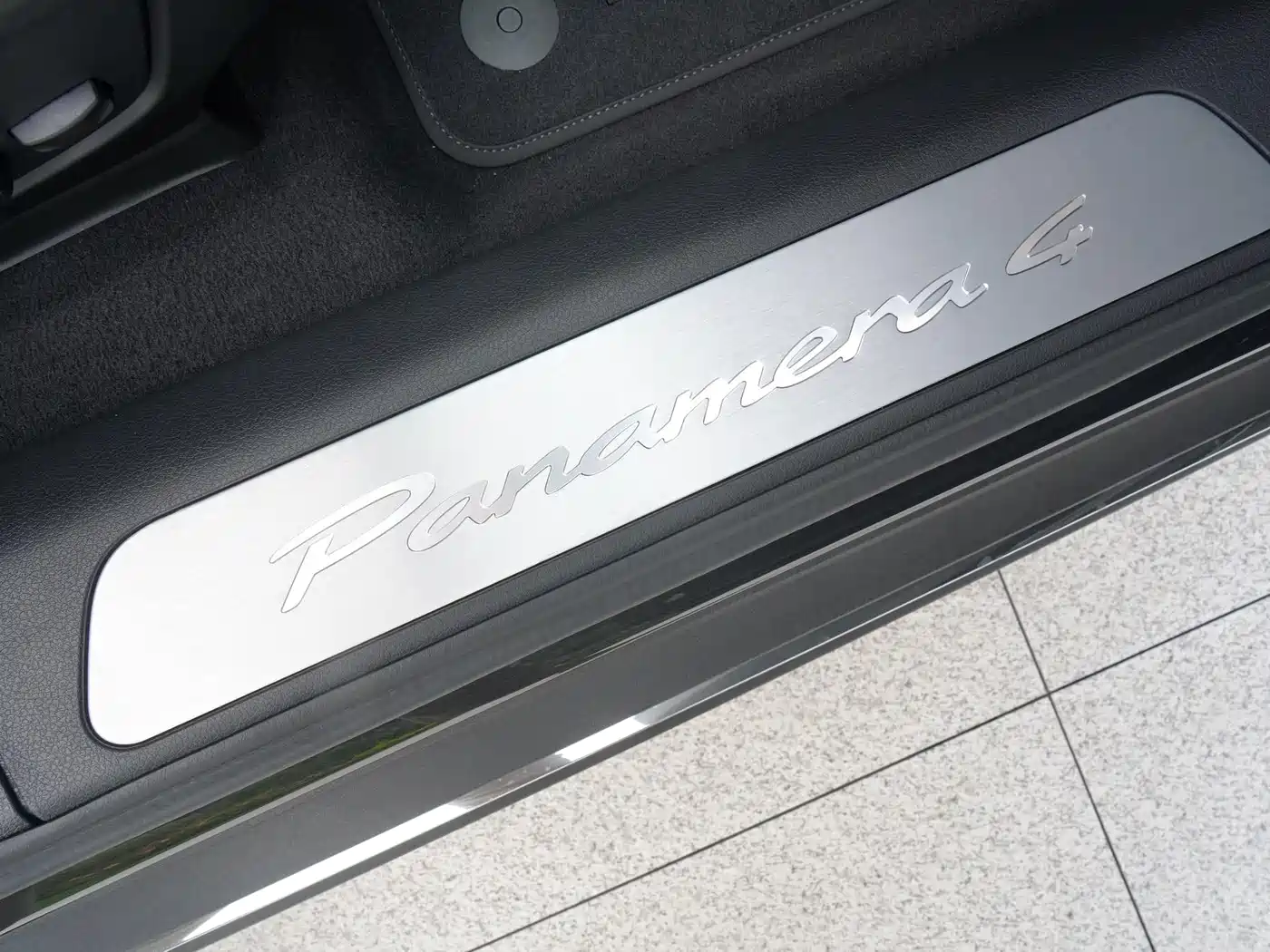 Porsche Panamera 2024 Panamera 4 Executive Long Wheelbase 2.9T фото 12