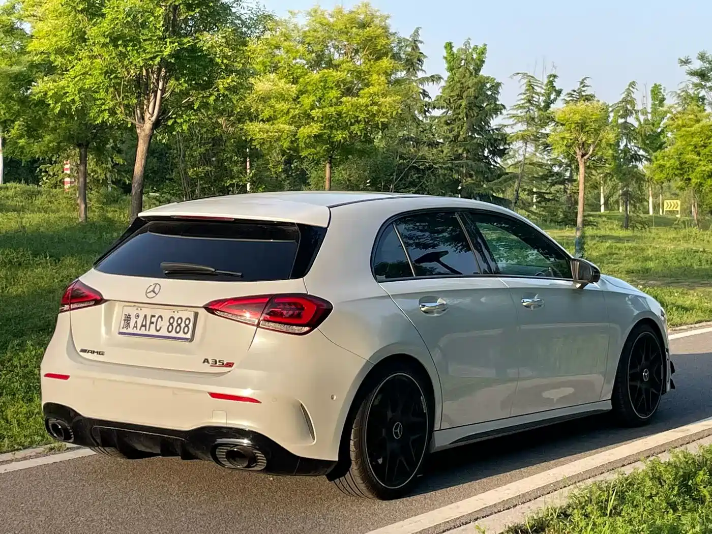 Mercedes-Benz A-Class AMG (Import) 2020 AMG A 35 4MATIC фото 9