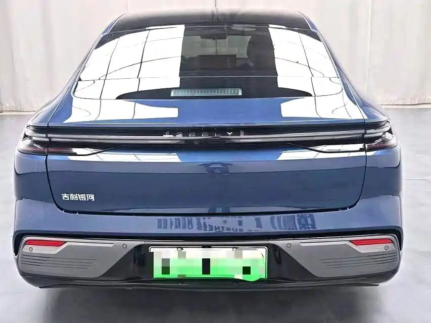 Geely Galaxy Galaxy Xingyao 8 2025 130km EM-i Premium Edition фото 26
