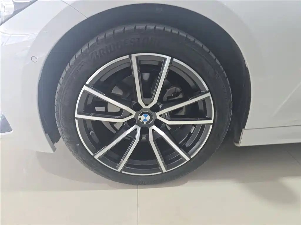 BMW 3 Series 2023 325Li M Sport Package фото 23