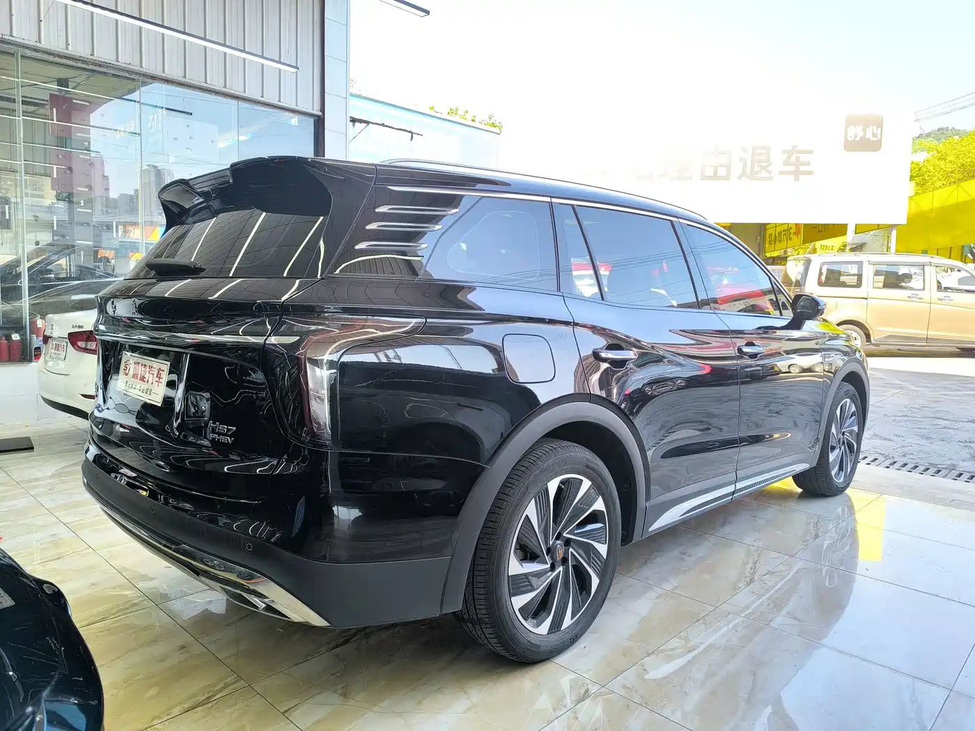 Hongqi HS7 PHEV 2024 2.0T PHEV 4WD Flagship Edition 6-seater фото 12