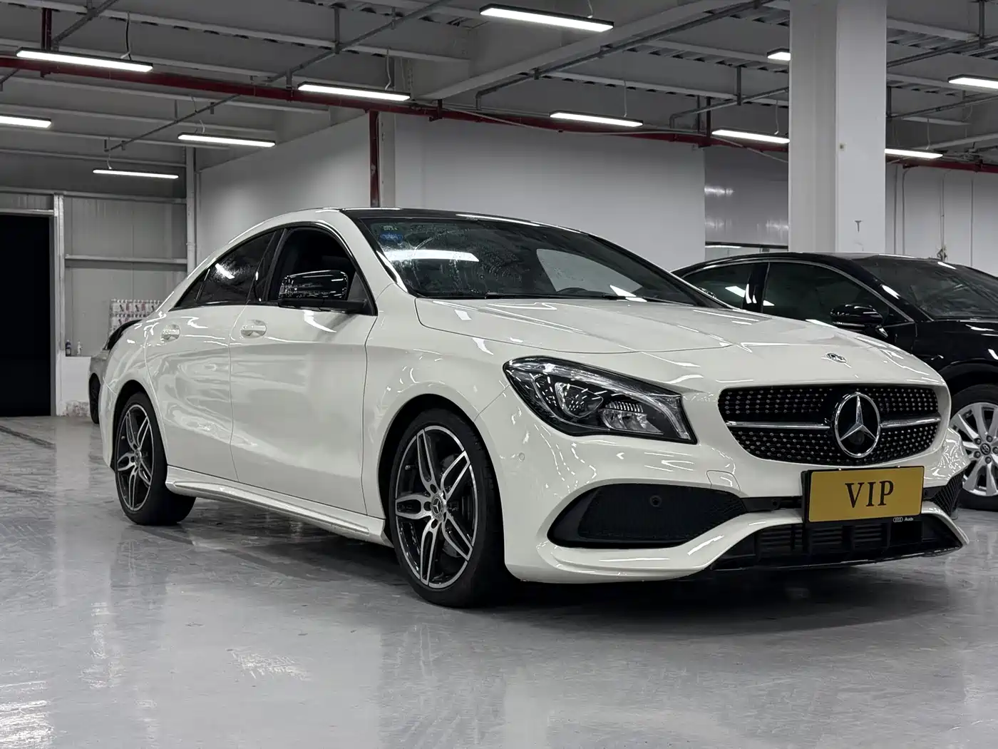 Mercedes-Benz CLA (Import) 2017 CLA 220 4MATIC фото 3