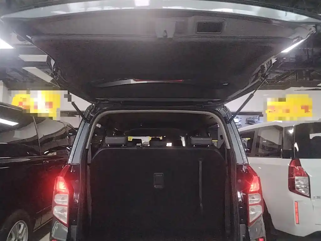 WULING AUTOMOBILE WULING JOURNEY