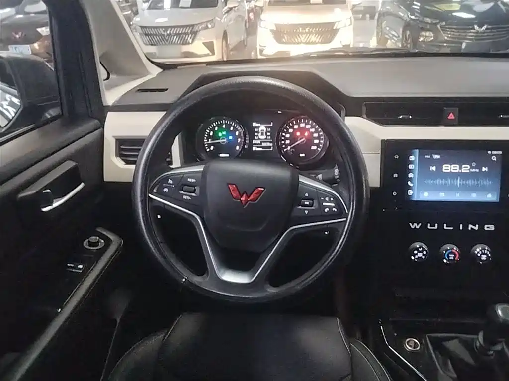 WULING AUTOMOBILE WULING JOURNEY
