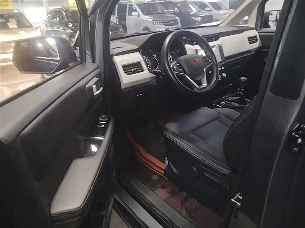 WULING AUTOMOBILE WULING JOURNEY