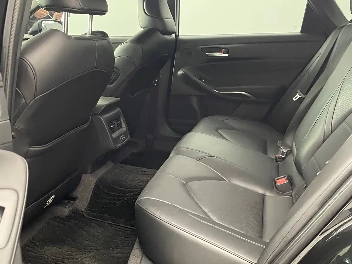 Toyota Avalon 2024 2.0L Luxury Edition фото 8