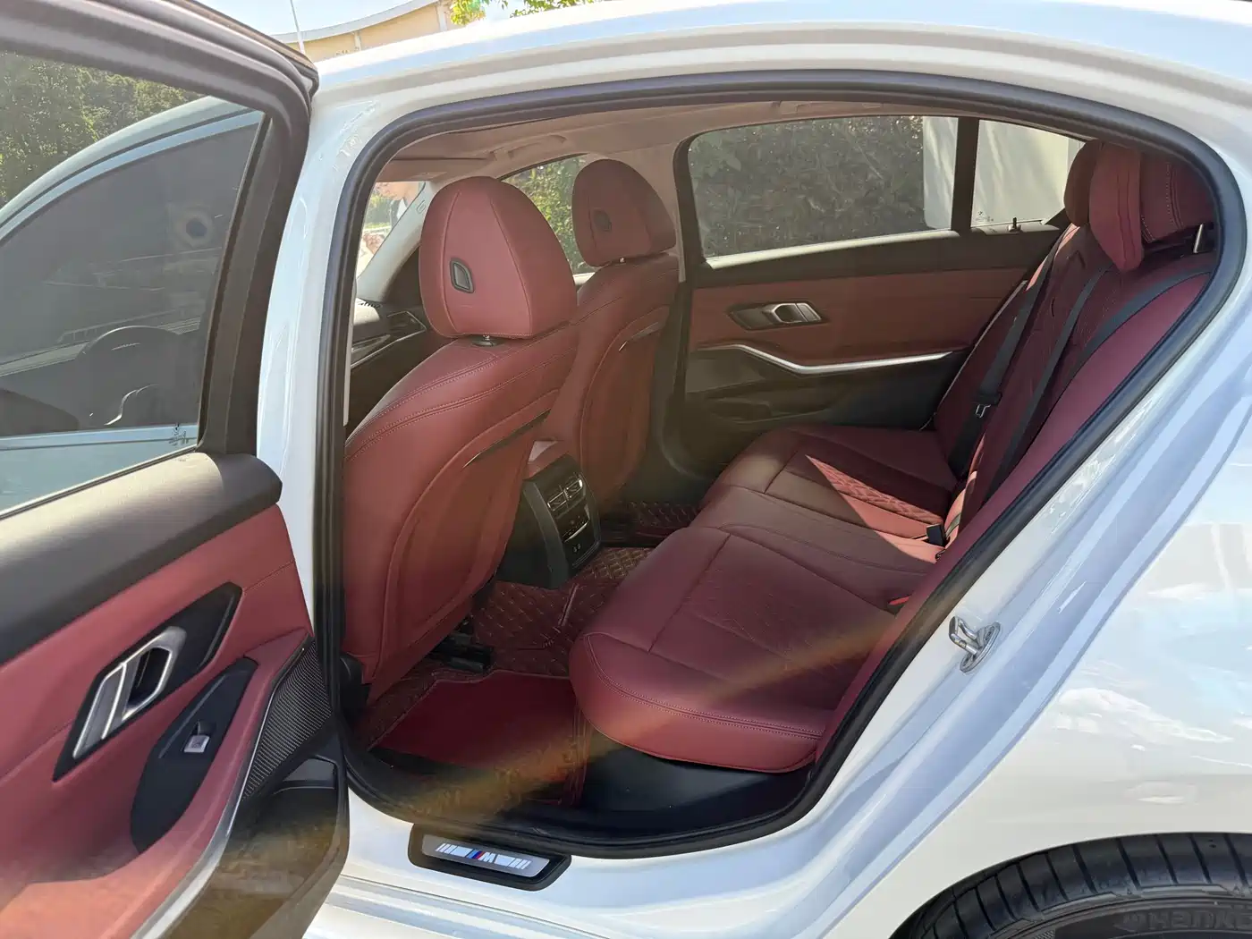 BMW 3 Series 2023 325Li M Sport Package фото 10