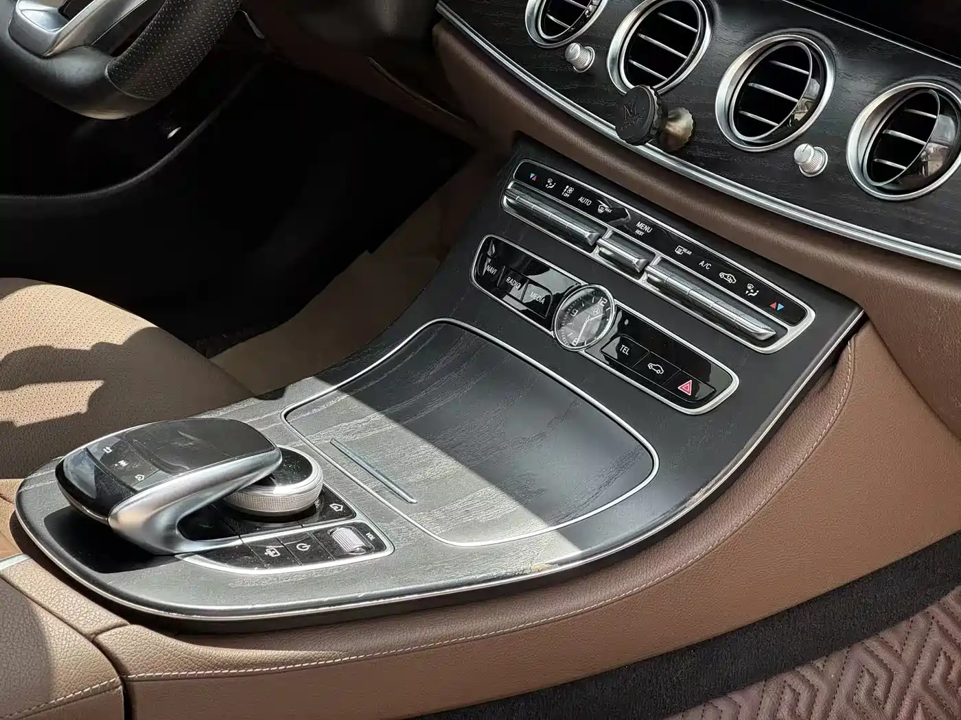 Mercedes-Benz E-Class 2018 E 300 L Sport Fashion фото 10