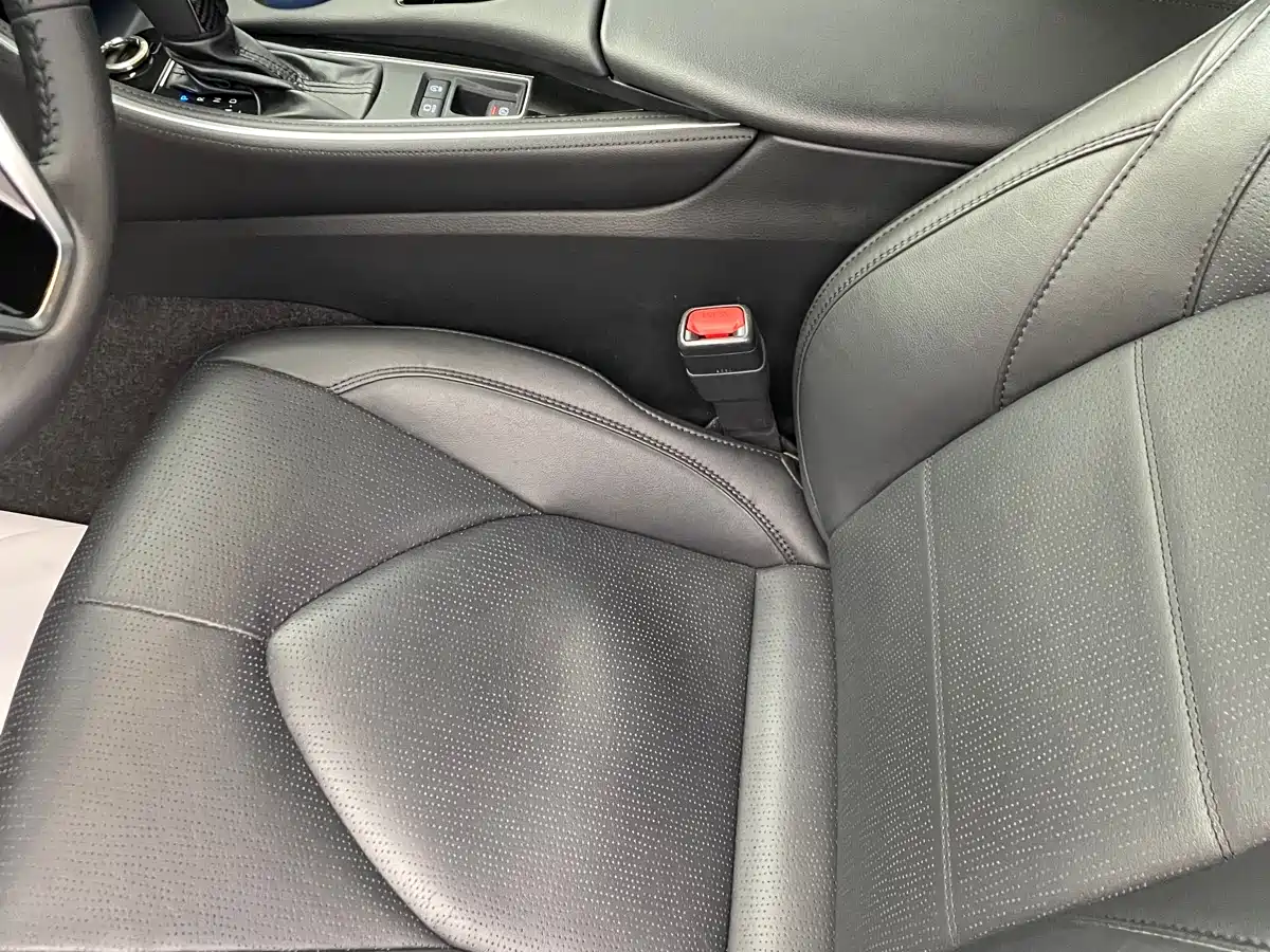 Toyota Avalon 2024 2.0L Luxury Edition фото 21