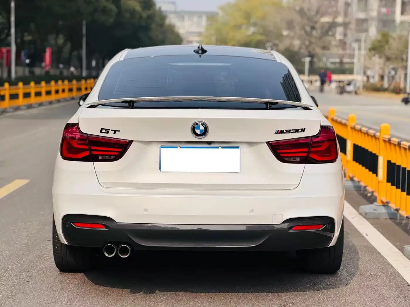 BMW 3 Series GT 2020 330i M Sport Night Edition фото 9
