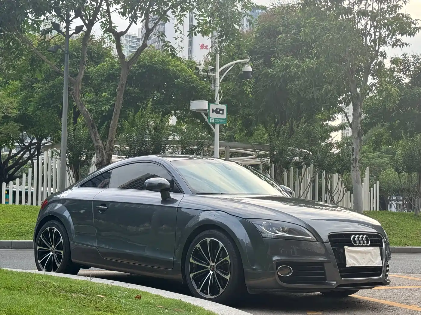 Audi TT 2011 TT Coupe 2.0TFSI фото 3