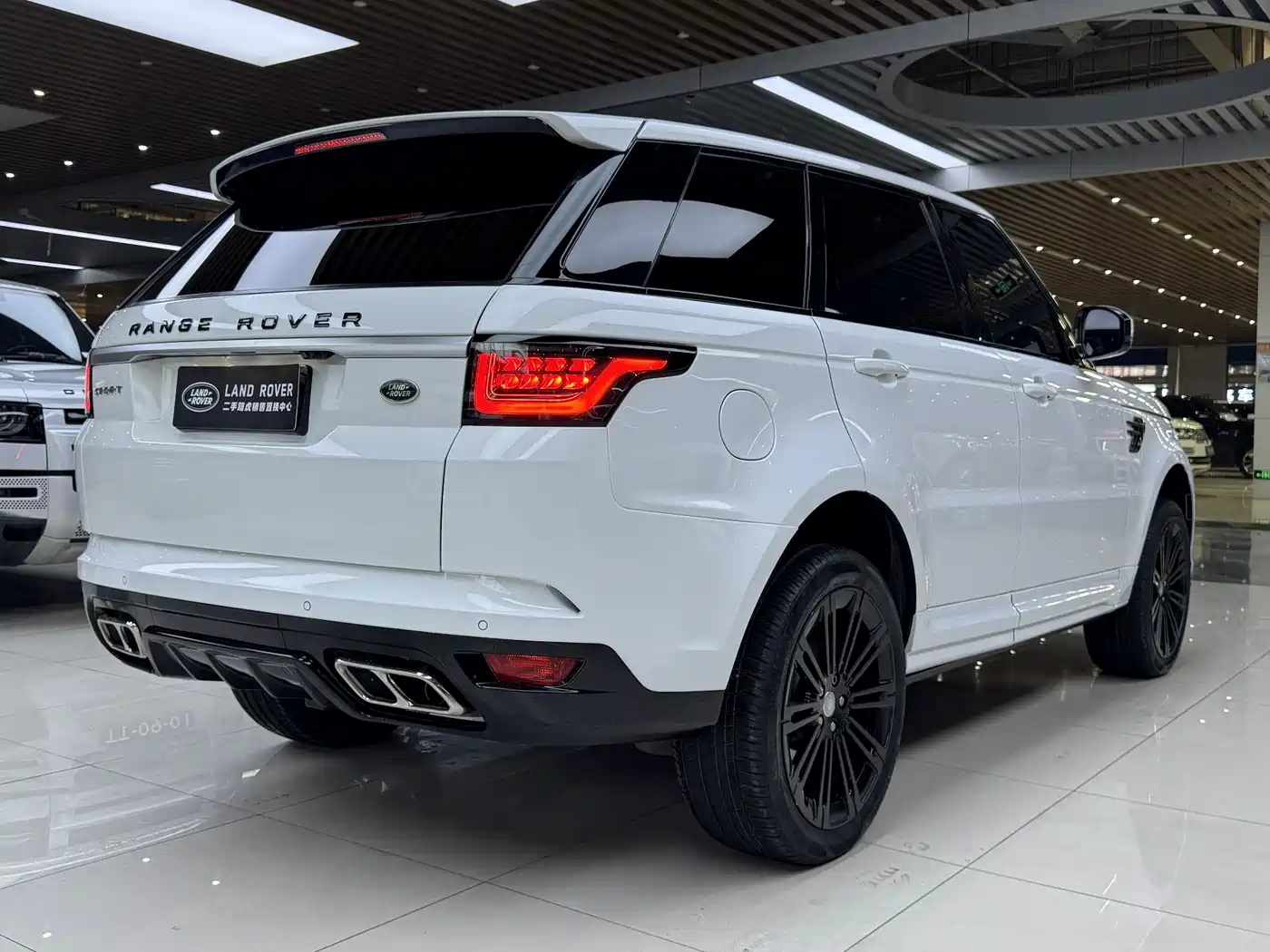 Land Rover Range Rover Sport 2017 3.0 SC V6 SE фото 6