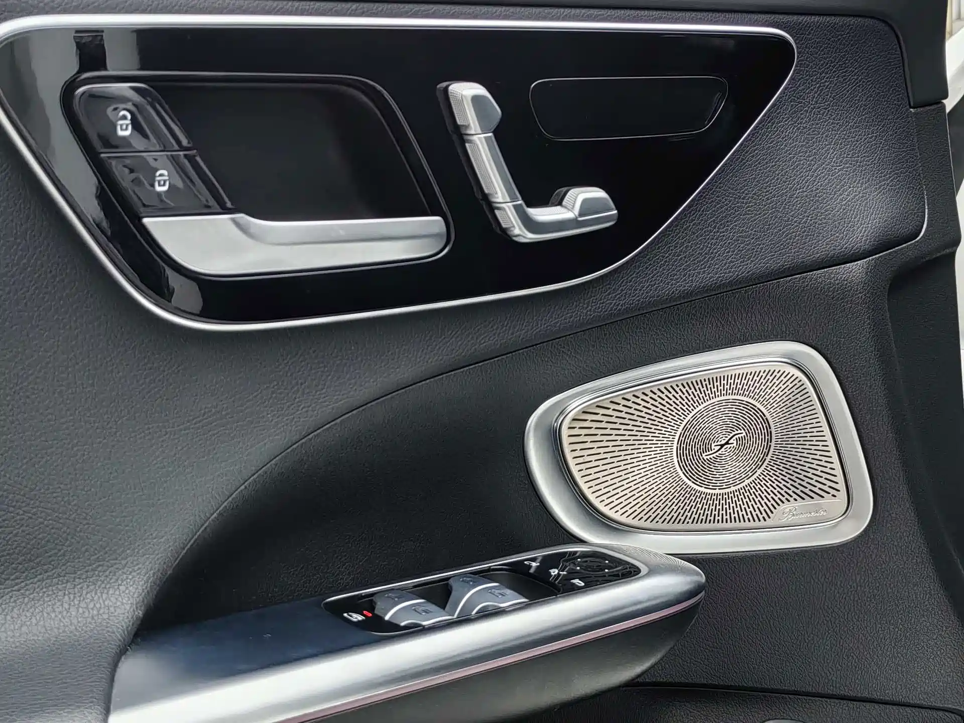 Фото 10 - Mercedes-Benz C-Class