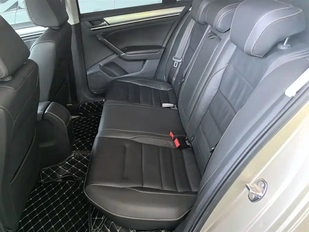Volkswagen Bora 2016 Model 1.6L Manual Comfort фото 17