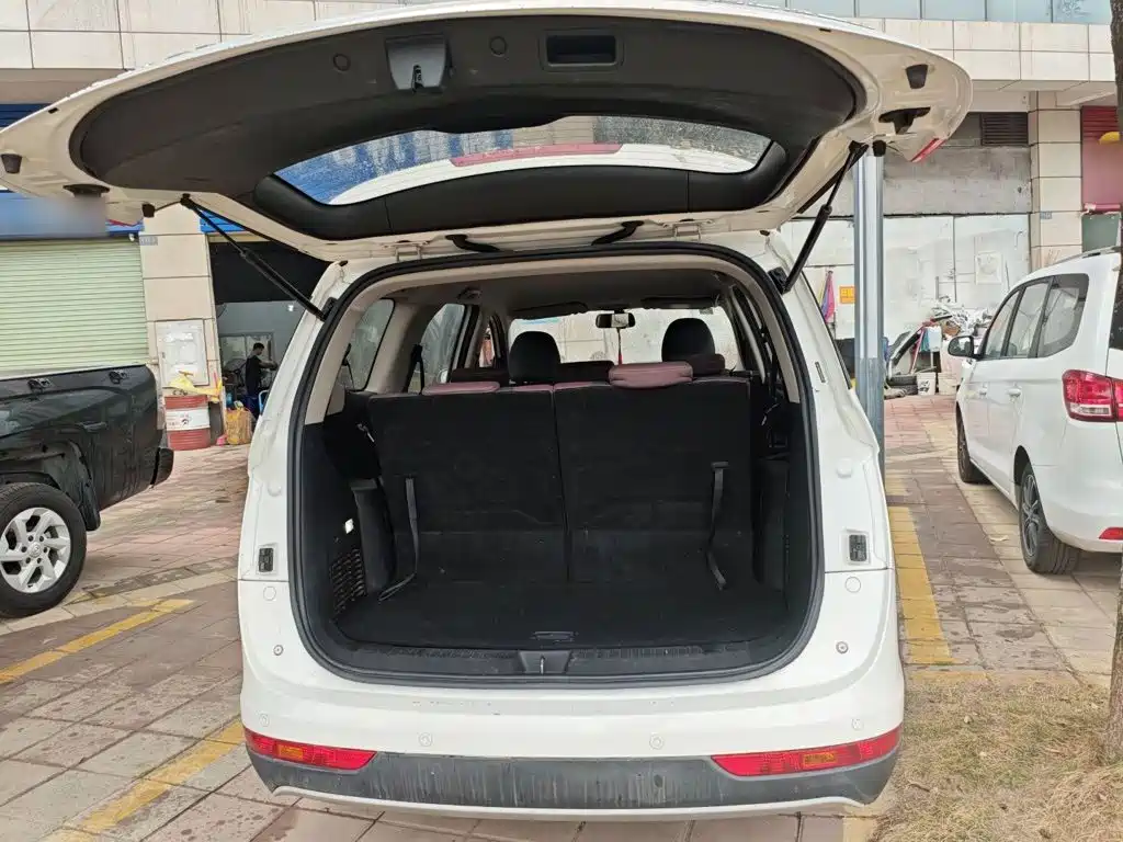 Photo 15 - Baojun 730