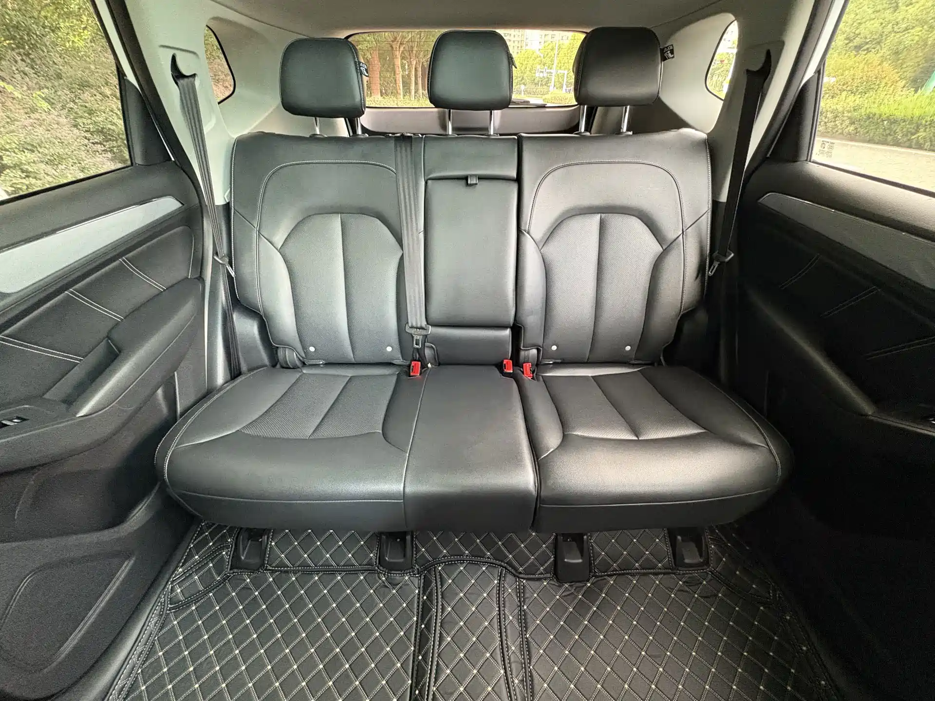 Фото 22 - Roewe RX5