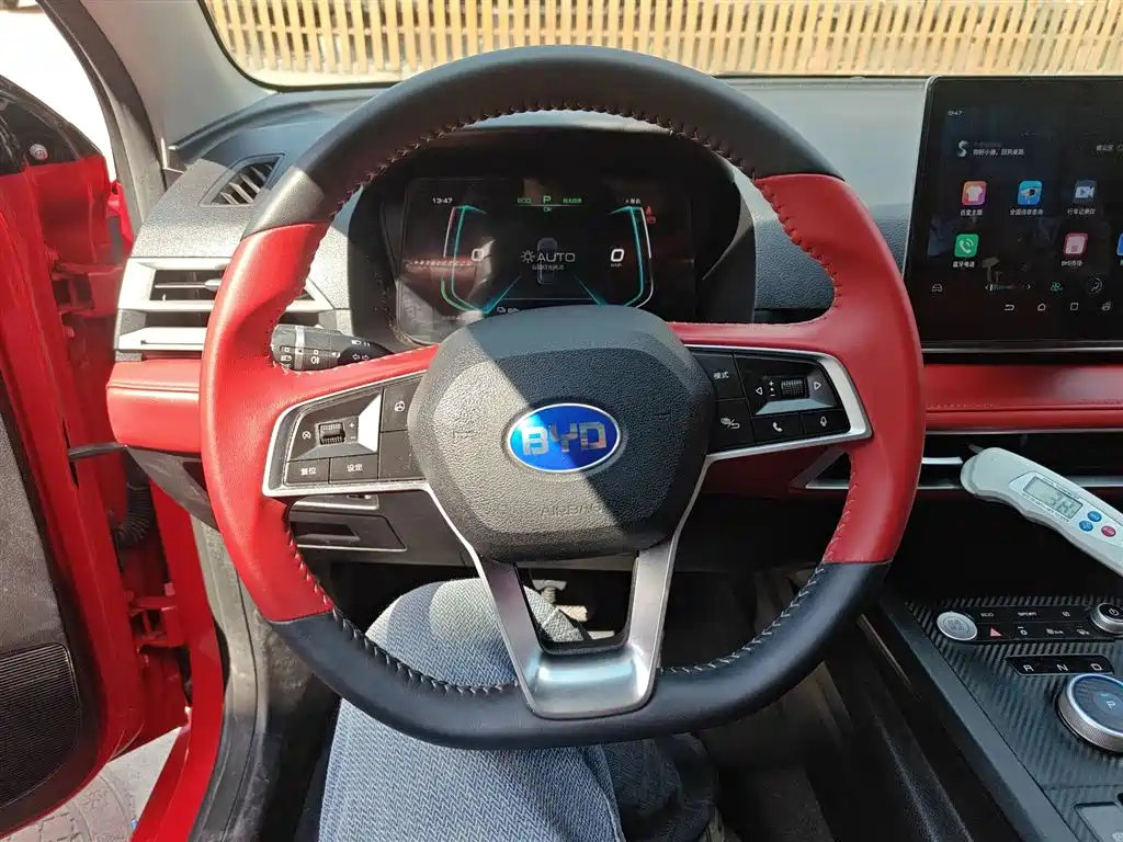 BYD E2