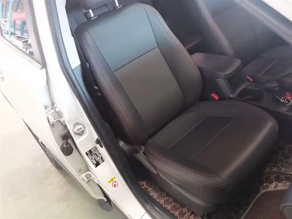 Toyota RAV4 Rongfang 2016 2.0L CVT 2WD Trend (China V) фото 25