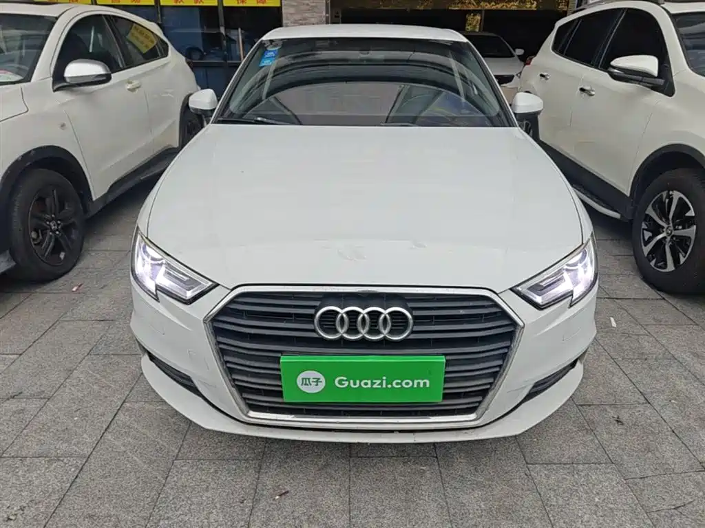 Audi A3 2017 Sportback 35 TFSI Progressive фото 3
