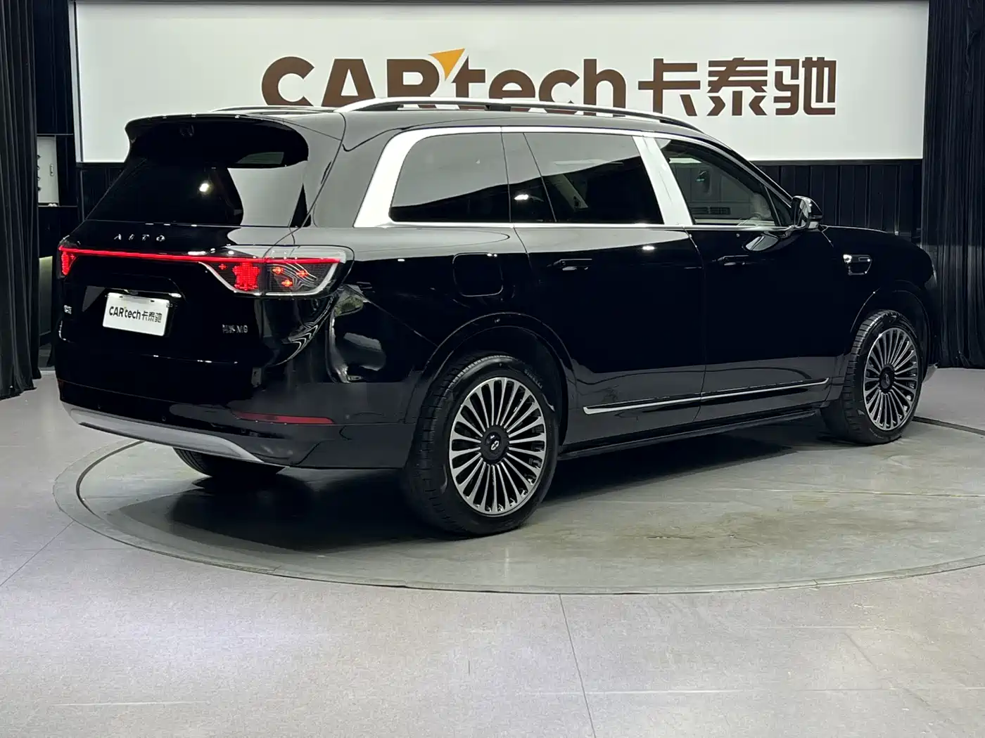 AITO Wenjie AITO M9 2025 Extended Range Ultra 52kWh 6-Seater фото 5