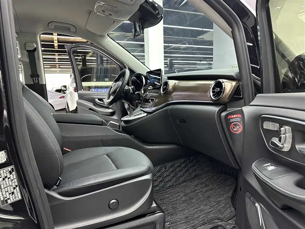 MERCEDES-BENZ V CLASS