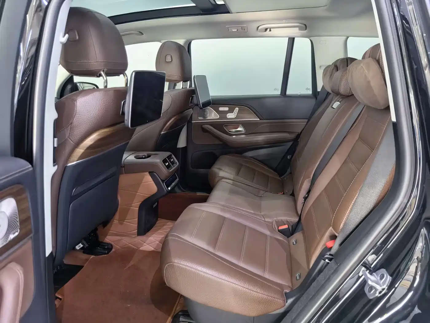 Mercedes-Benz GLS 2024 Model GLS 450 4MATIC Luxury фото 9