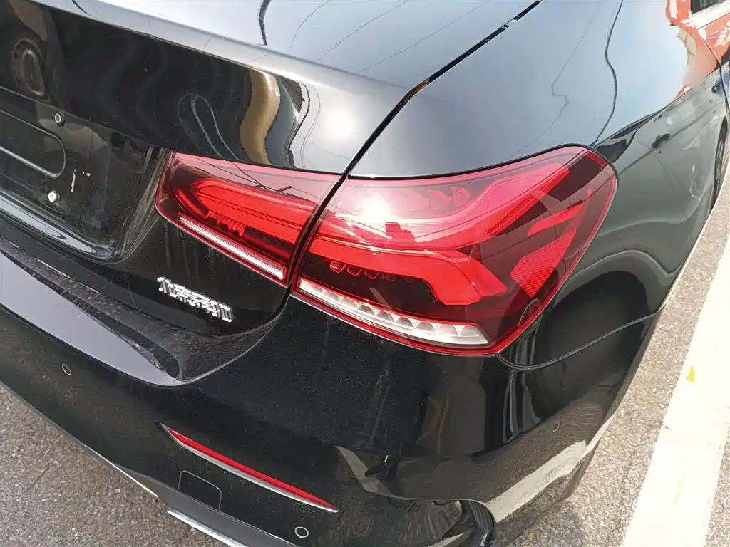 Mercedes-Benz A-Class 2019 Facelift A 200 L Sports Sedan фото 8