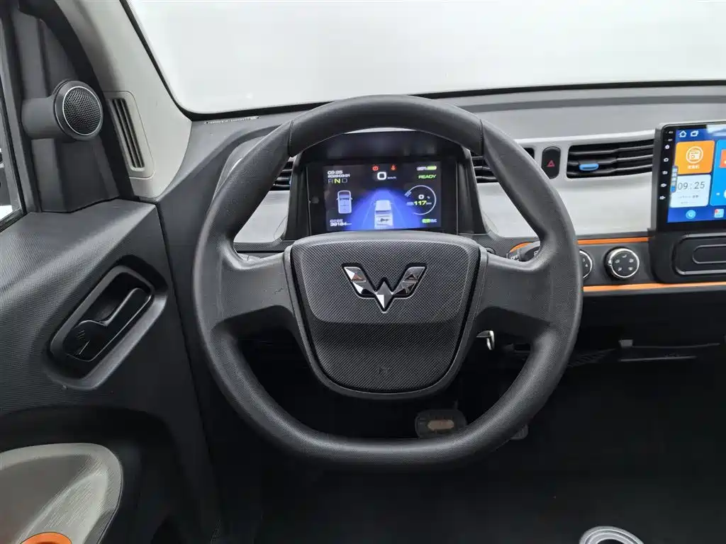 WULING AUTOMOBILE HONGGUANG MINIEV