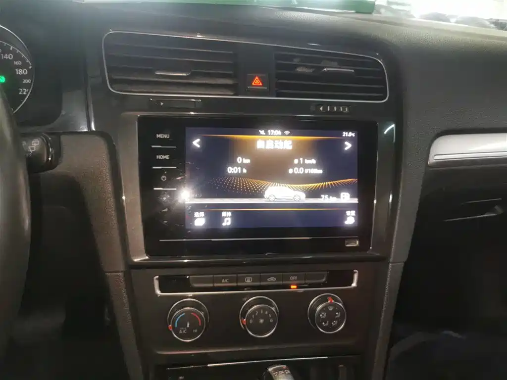 Volkswagen Golf 2020 200TSI DSG Comfort Progressive Edition фото 13