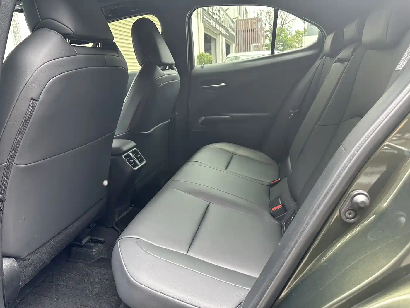 Lexus UX 2022 260h Fun Edition фото 10