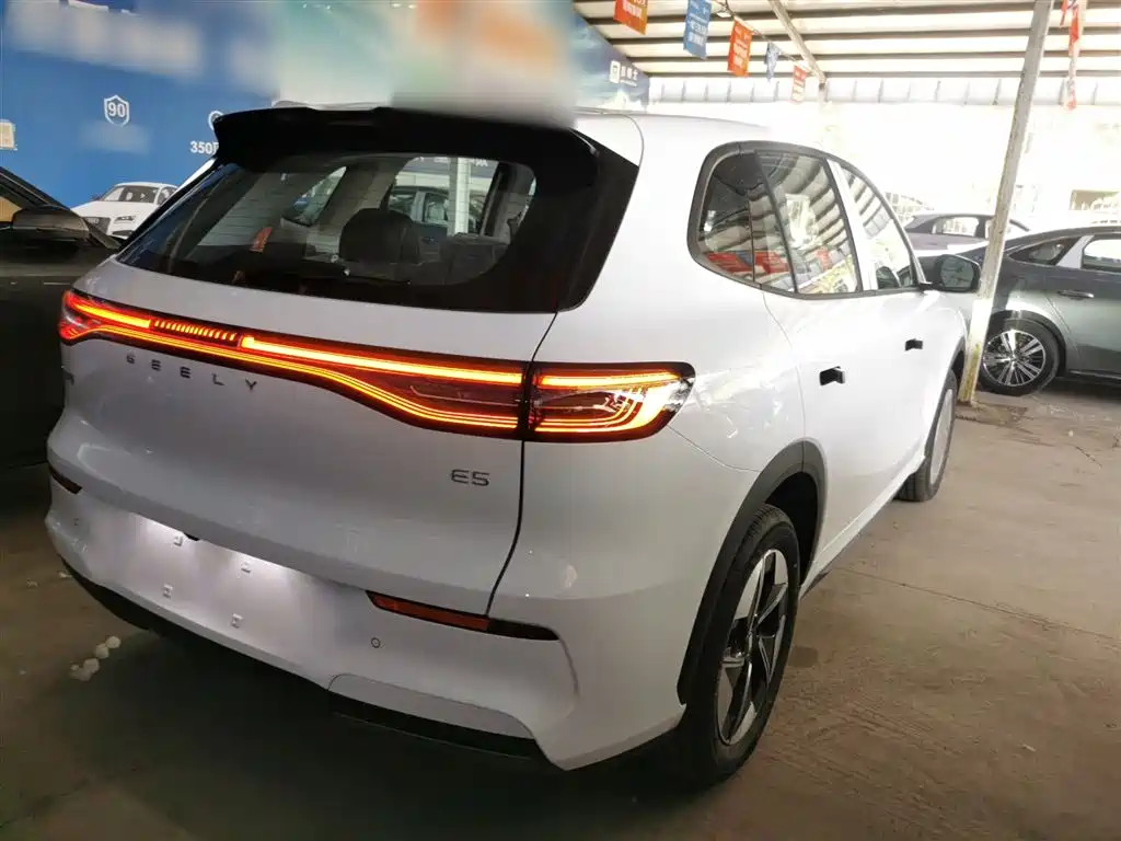 Geely Galaxy Galaxy E5 2026 530km Voyager Edition фото 7