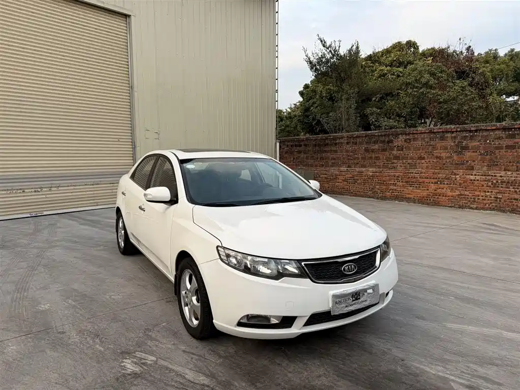 Kia Forte 2012 1.6L AT GLS Commemorative Edition фото 3