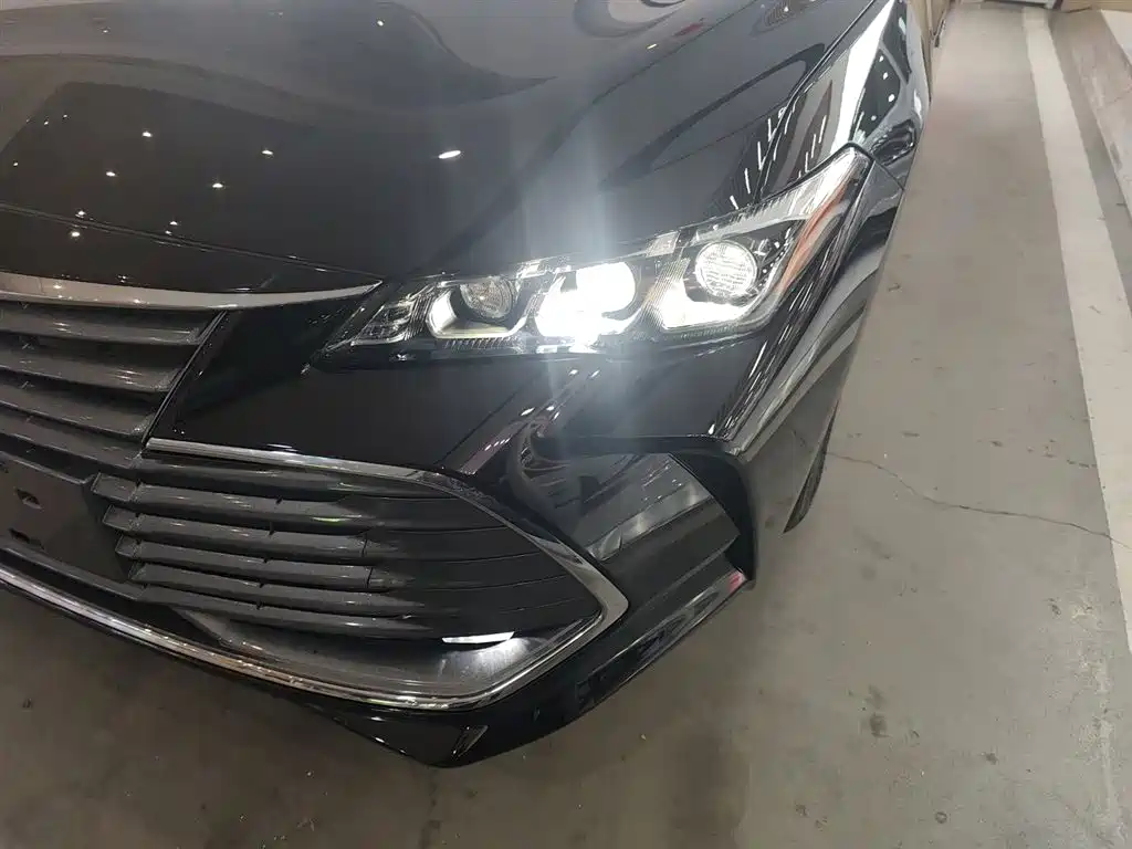 Toyota Avalon 2019 Hybrid 2.5L Luxury Edition China VI фото 24