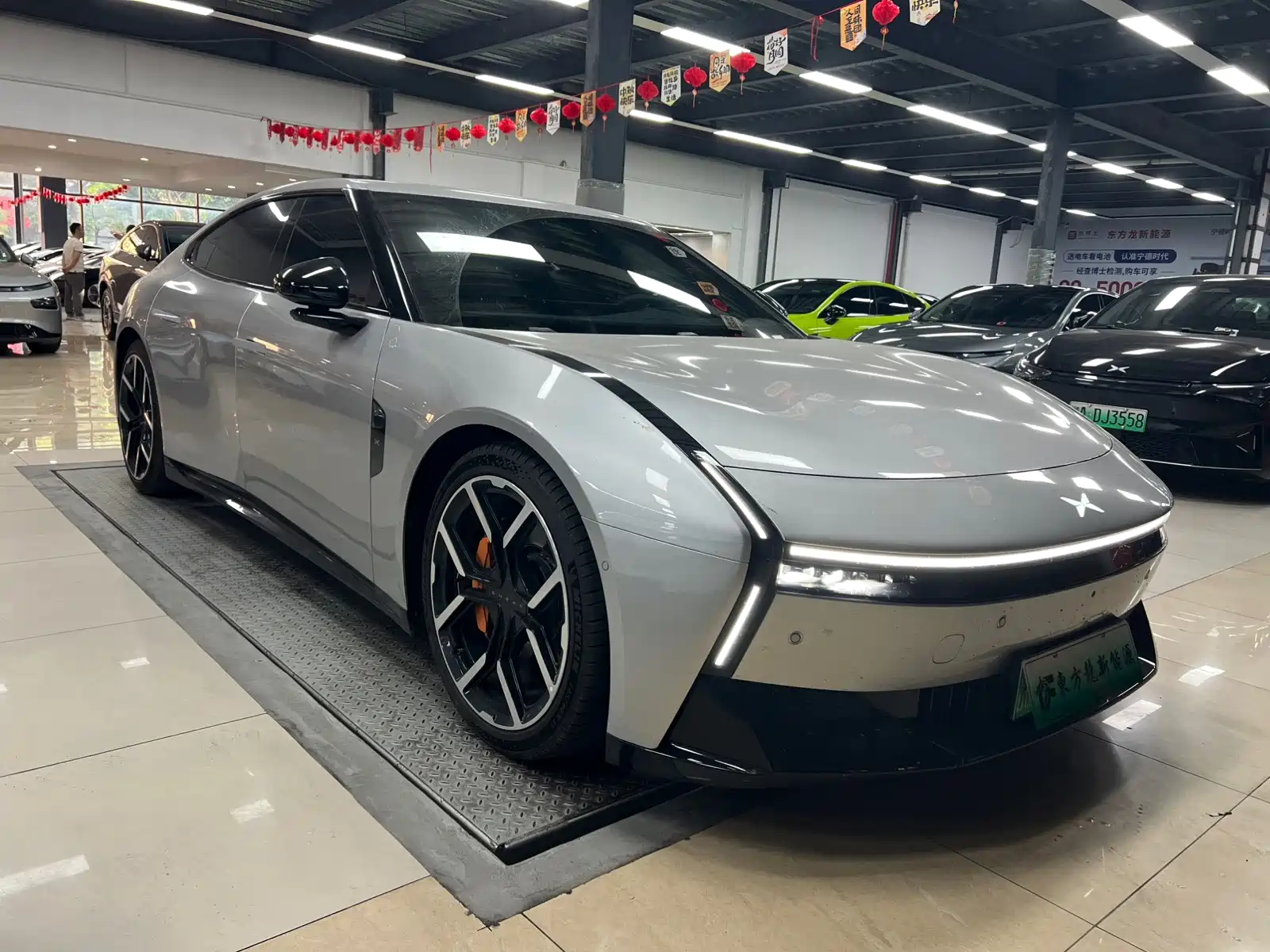 Фото 3 - XPeng P7