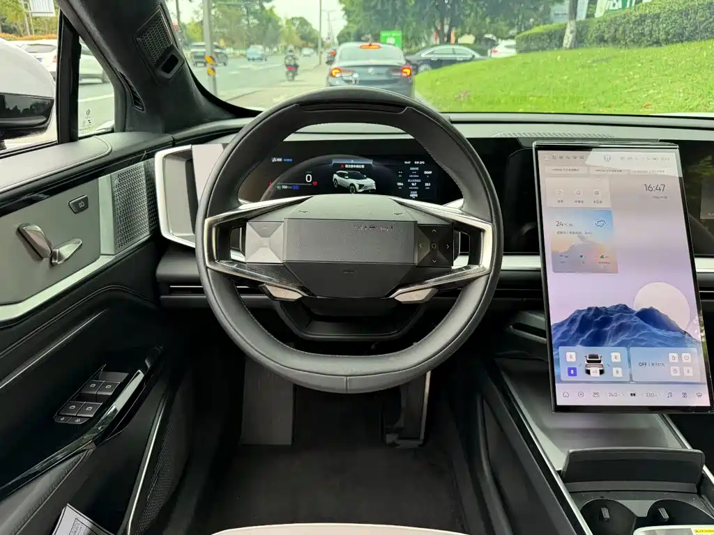 HiPhi Y 2023 2023 560km Elite Edition