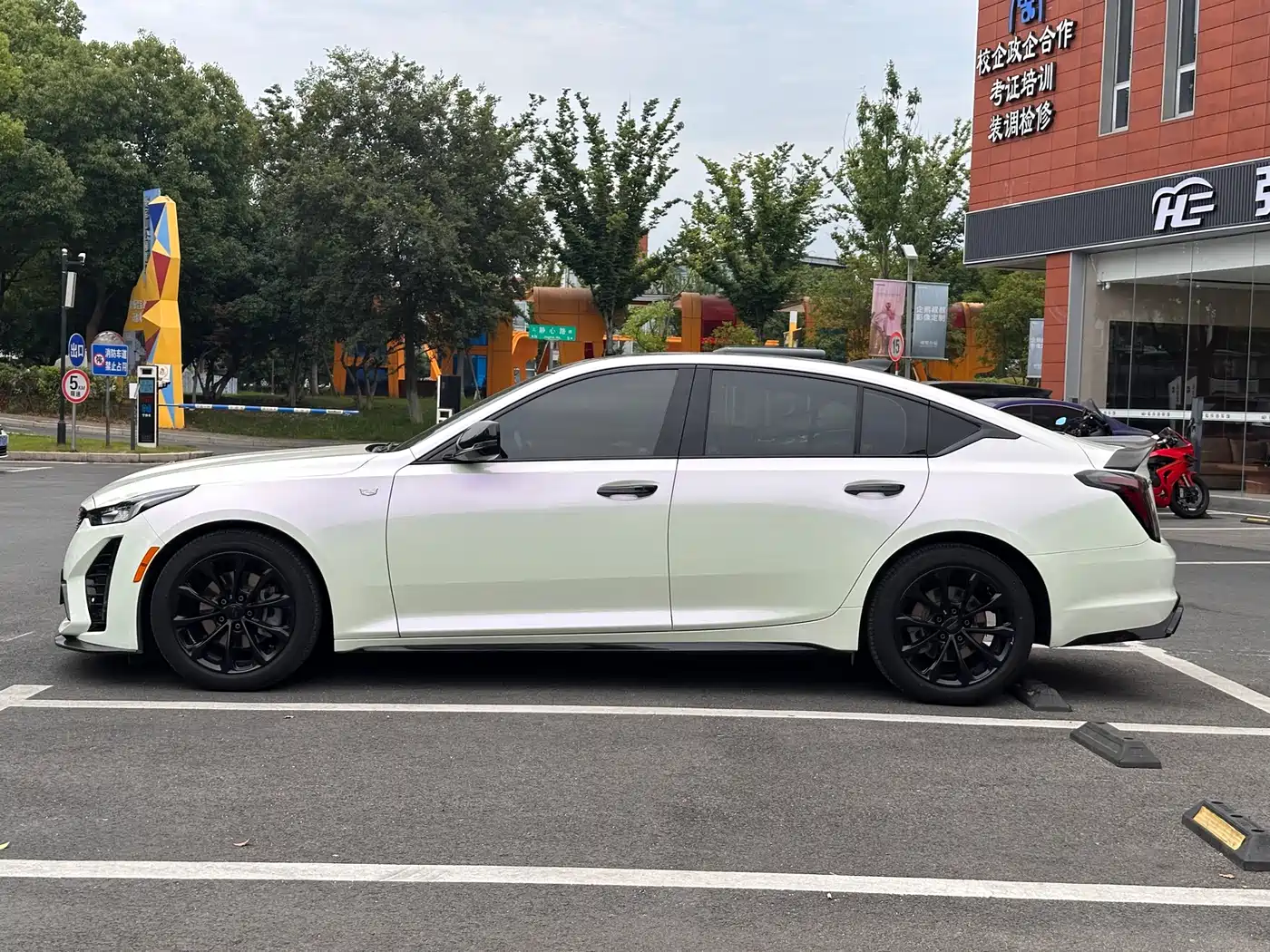 CADILLAC CT5