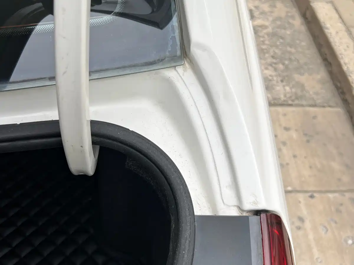 Volkswagen Lavida 2011 1.6L Automatic Pinya Edition фото 24