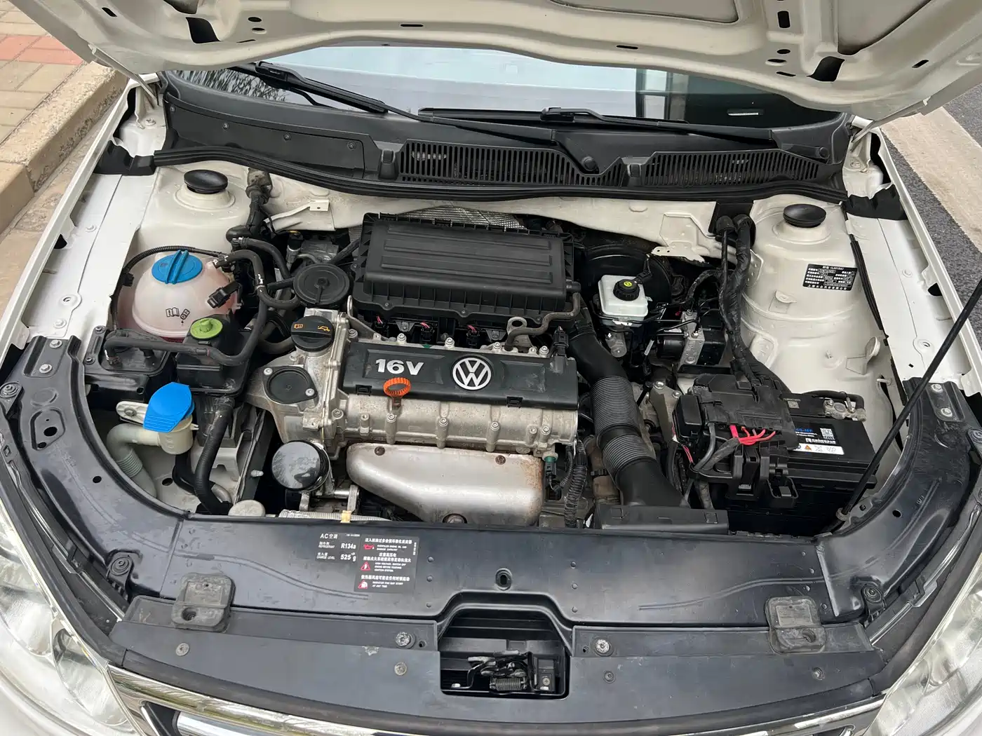 Volkswagen Lavida 2011 1.6L Automatic Pinya Edition фото 16