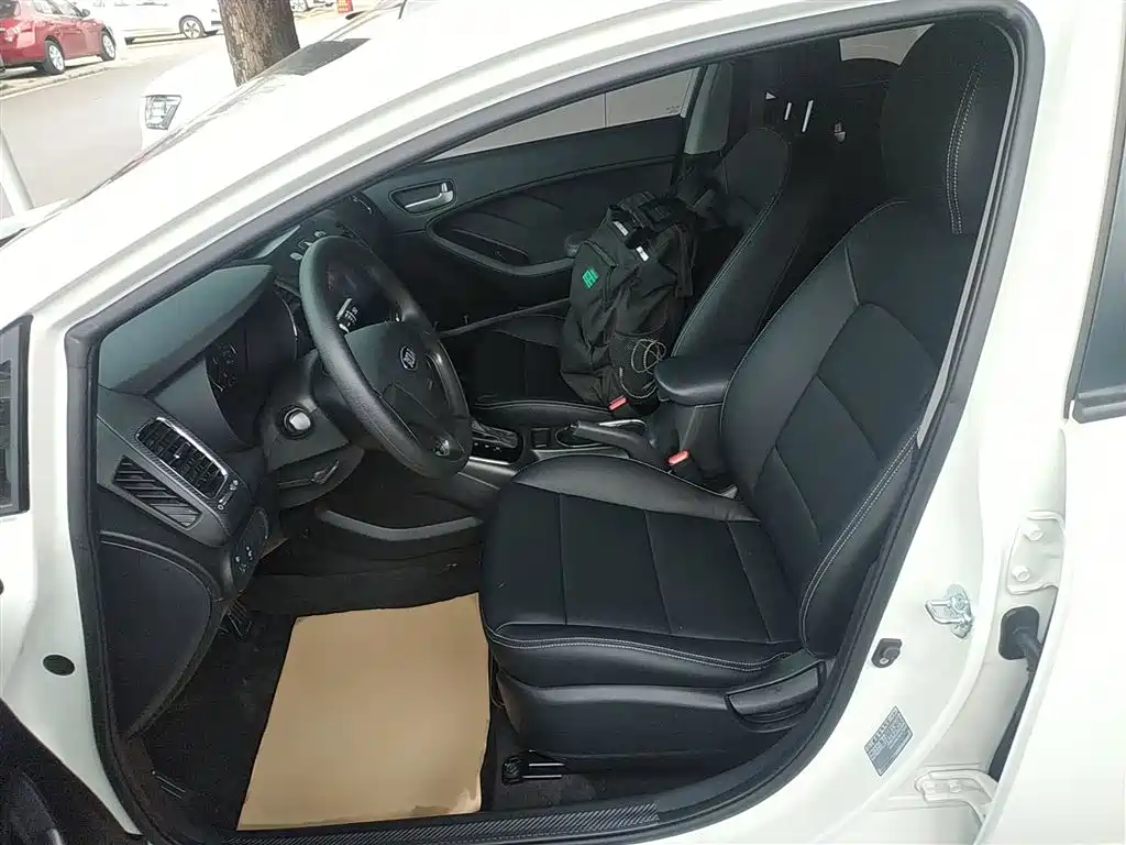 Kia K3 2016 1.6L Automatic GLS фото 15