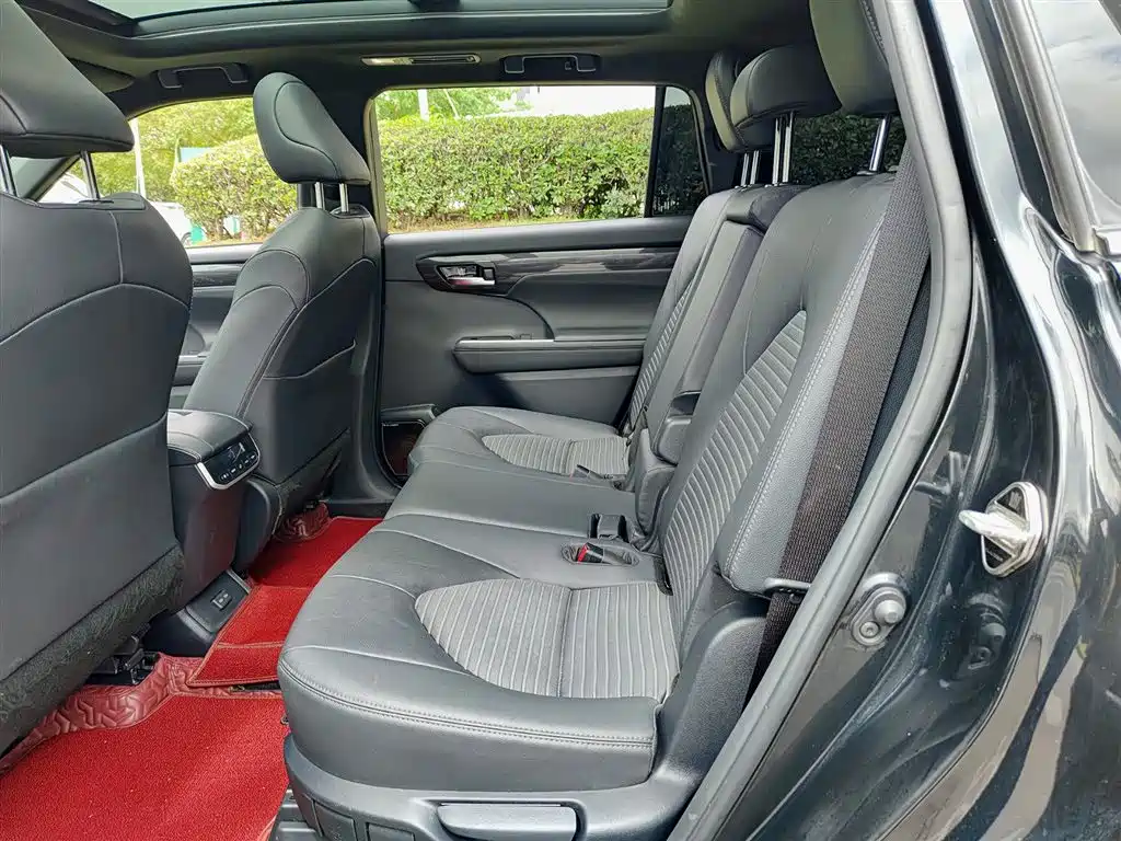 Toyota Crown Kluger 2022 2.0T 4WD Dynamic Edition фото 8