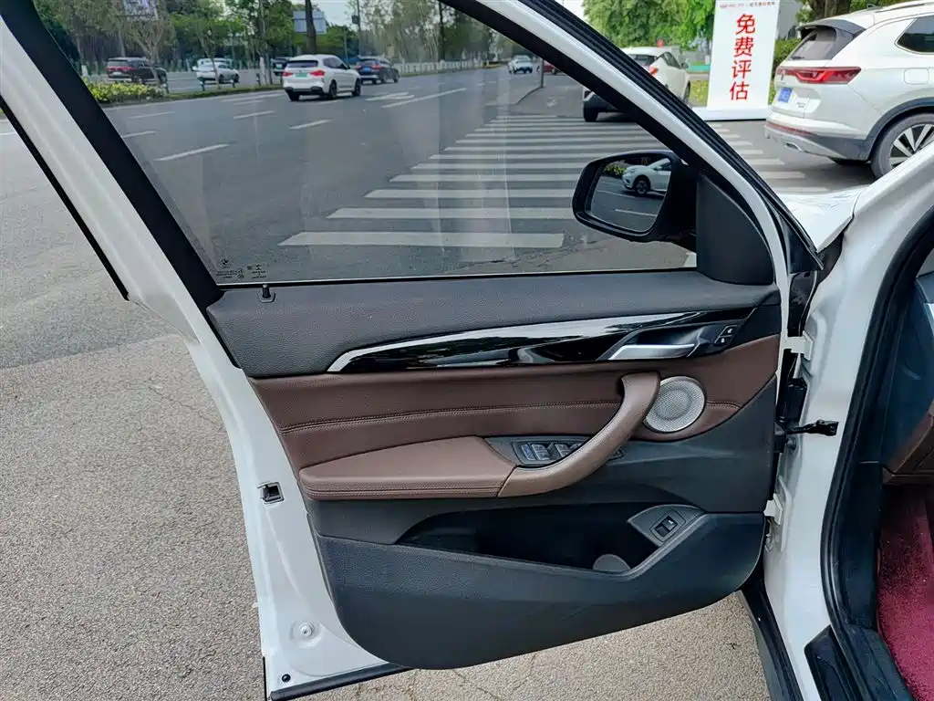 BMW X1 2021 Facelift sDrive25Li Leading фото 6
