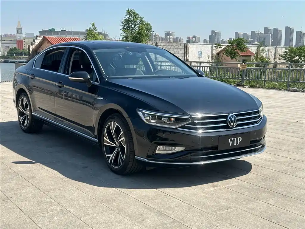 Volkswagen Magotan 2021 330TSI DSG 30th Anniversary Edition фото 2
